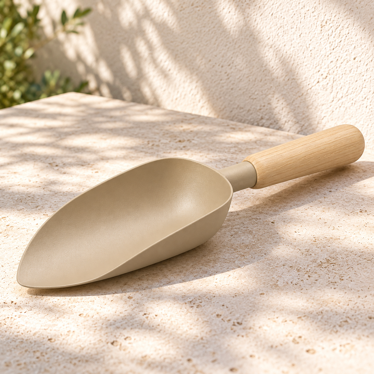 Dune Soil Scoop garden scene and product details